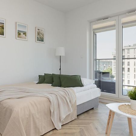 Ursus Sunny Studio For 4 Guests With Parking & Balcony By Noclegi Renters Varşova Dış mekan fotoğraf