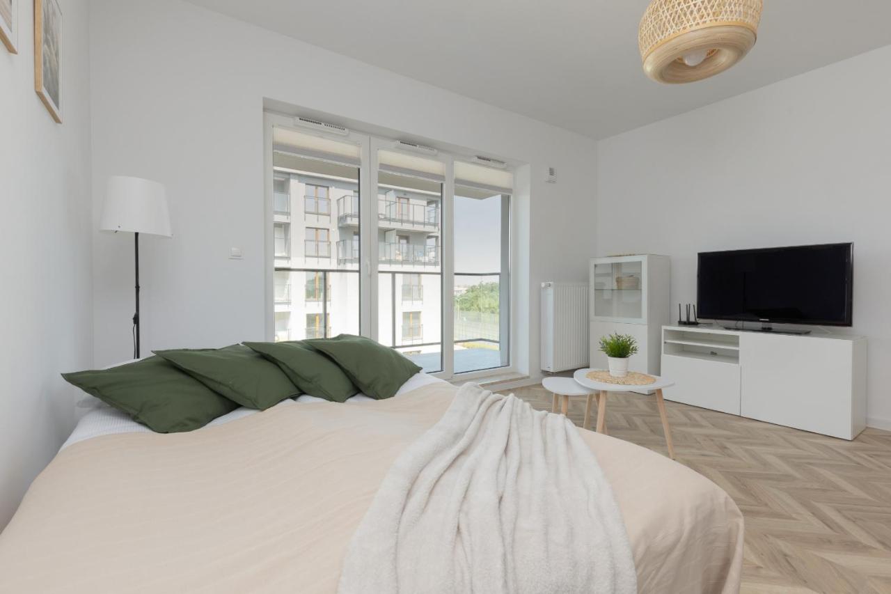 Ursus Sunny Studio For 4 Guests With Parking & Balcony By Noclegi Renters Varşova Dış mekan fotoğraf