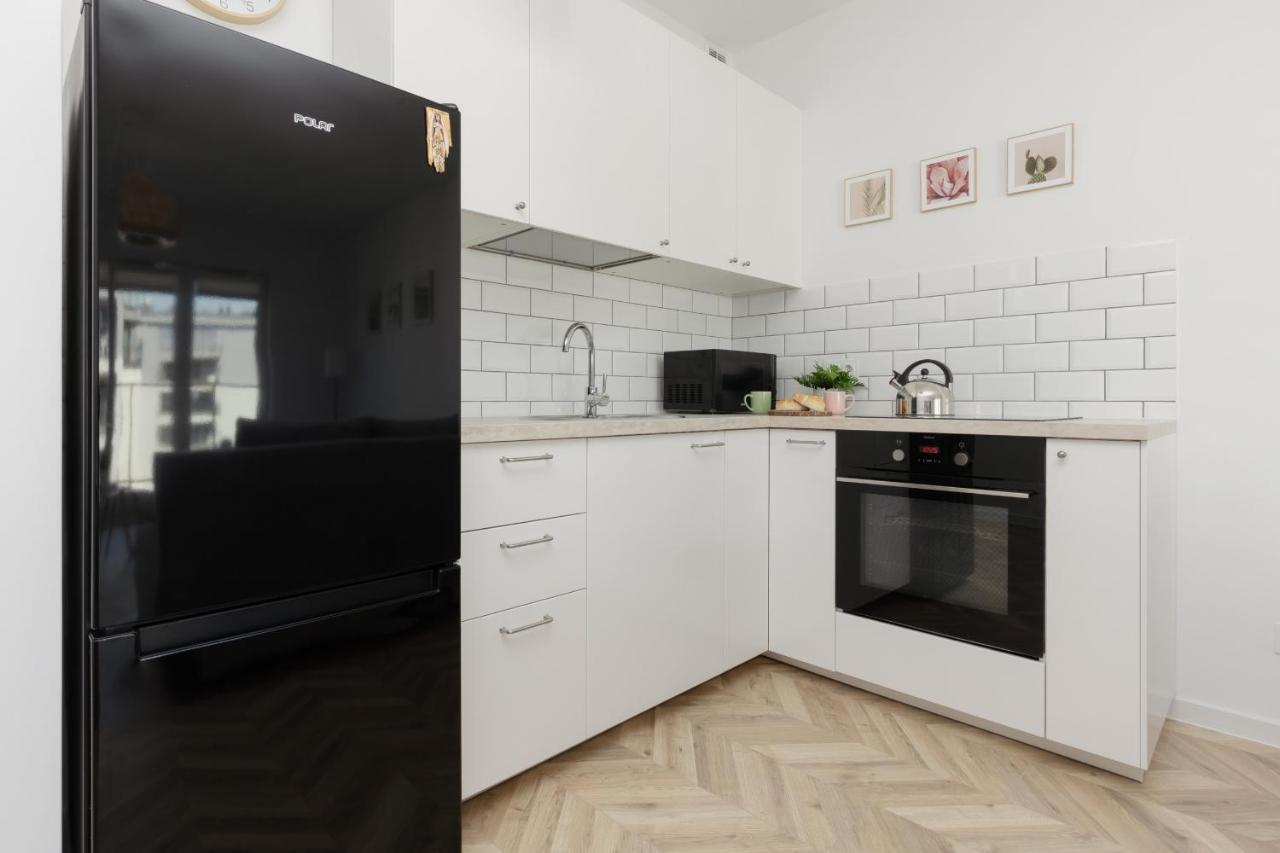 Ursus Sunny Studio For 4 Guests With Parking & Balcony By Noclegi Renters Varşova Dış mekan fotoğraf