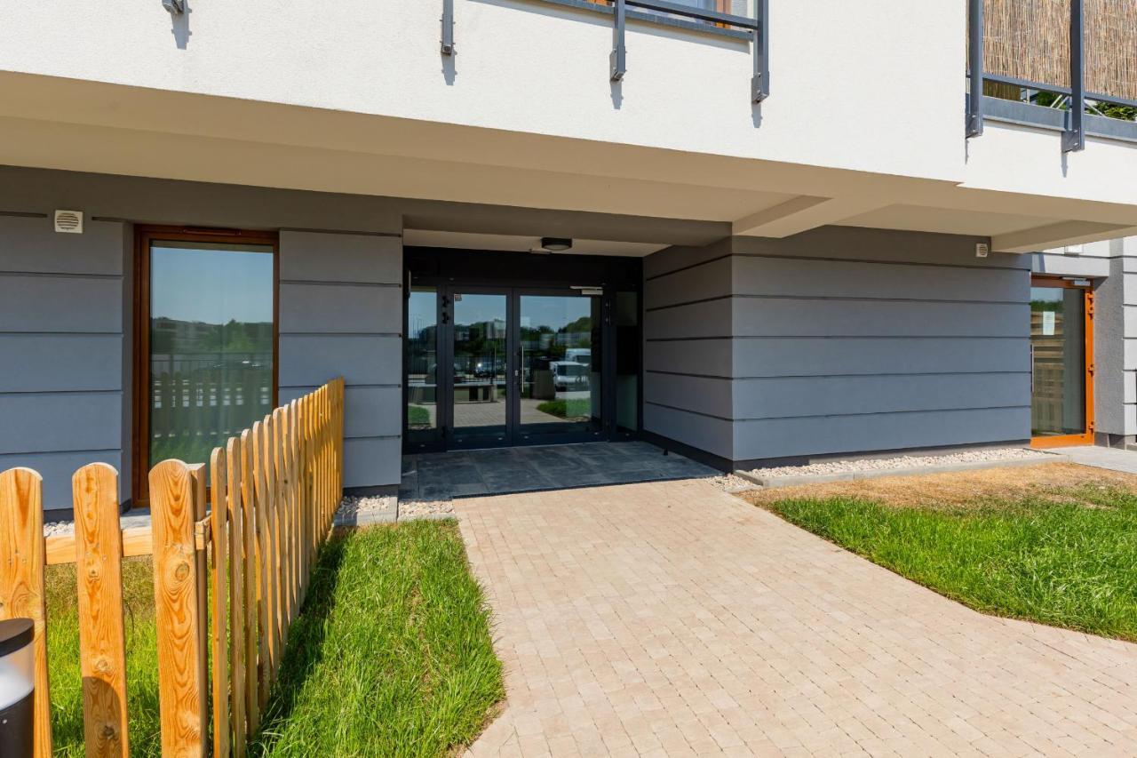 Ursus Sunny Studio For 4 Guests With Parking & Balcony By Noclegi Renters Varşova Dış mekan fotoğraf